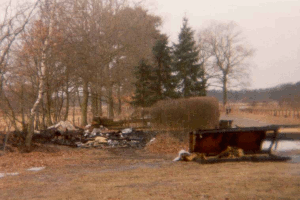 Das Vereinshaus der FTG war 1996 völlig verbrannt und es blieb nur Asche übrig.