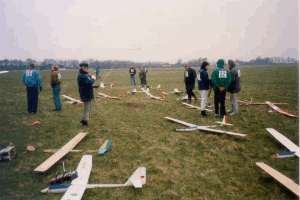 1982 Winterpokalfliegen auf dem Flugplatz der FTG