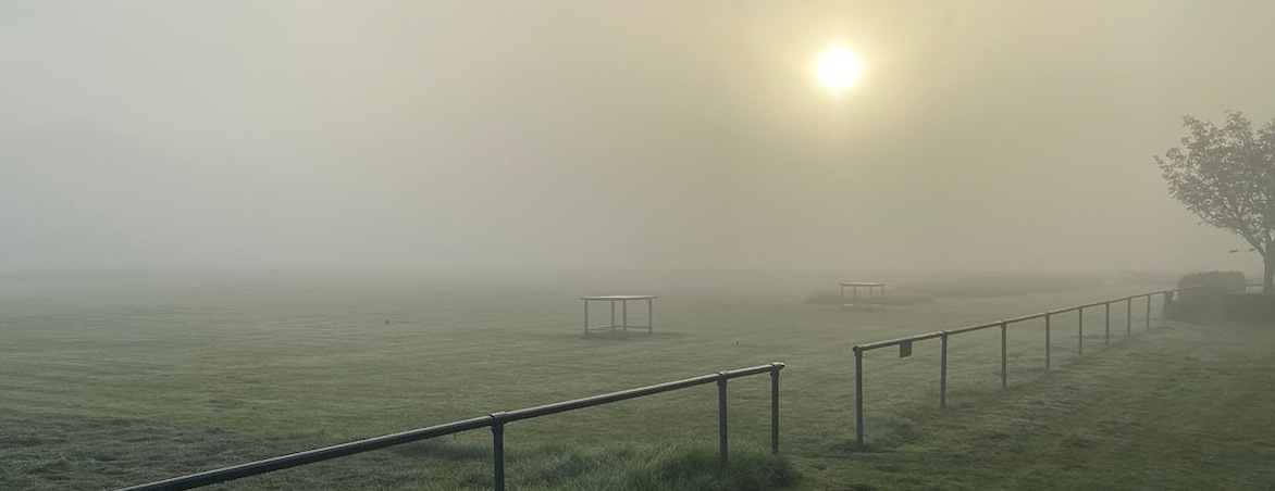 Unser Platz im Frühnebel