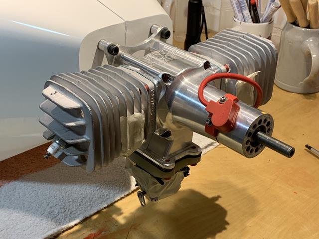 Extra 330s Motoreinbau 002 640