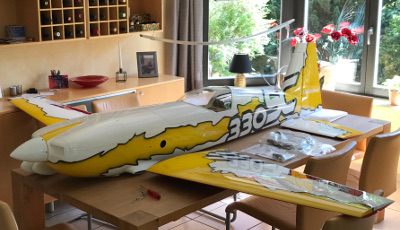 Extra330sc Esstisch